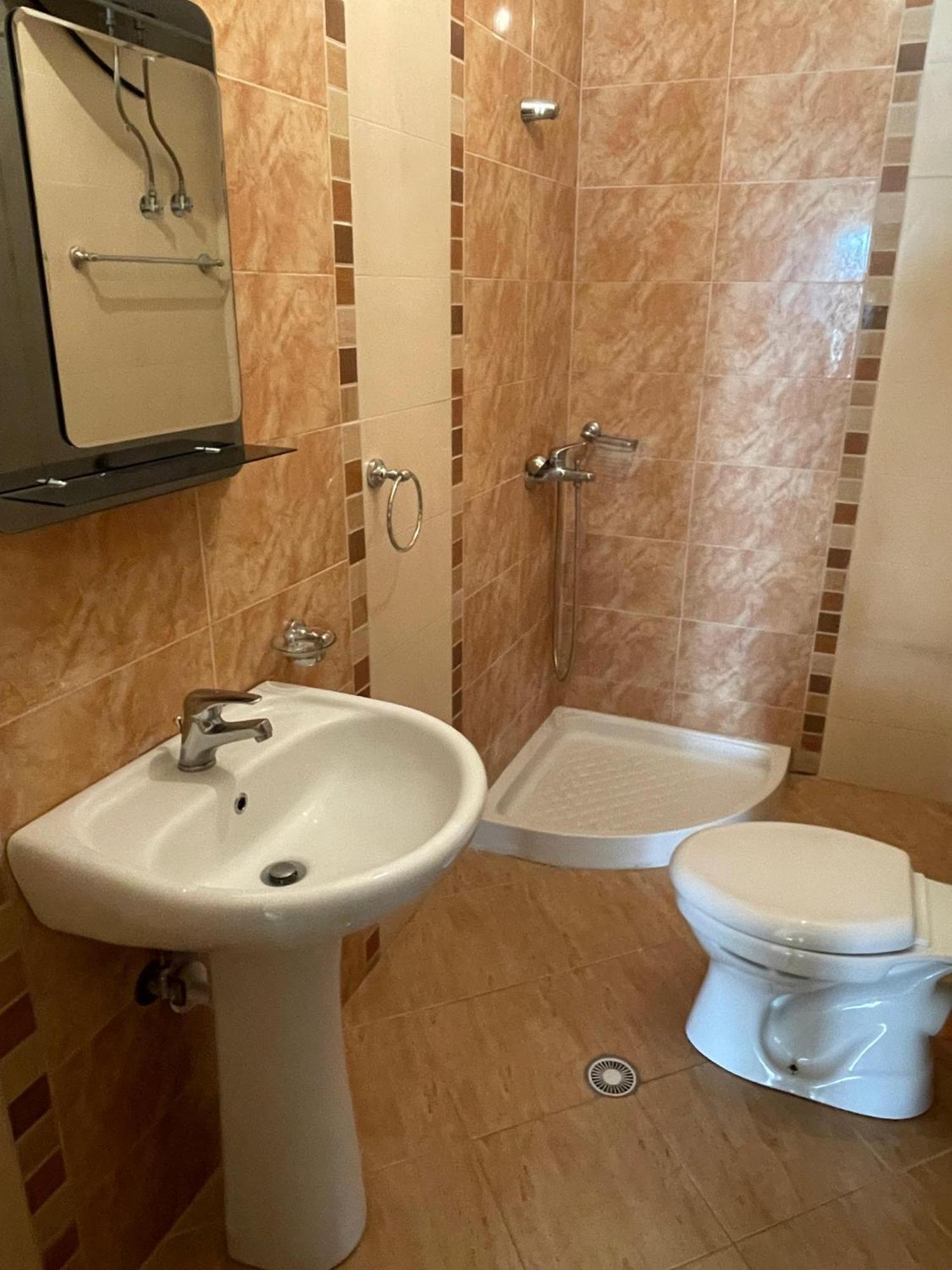 Lovely 3-Bedroom Apartment Rei Saranda Kültér fotó