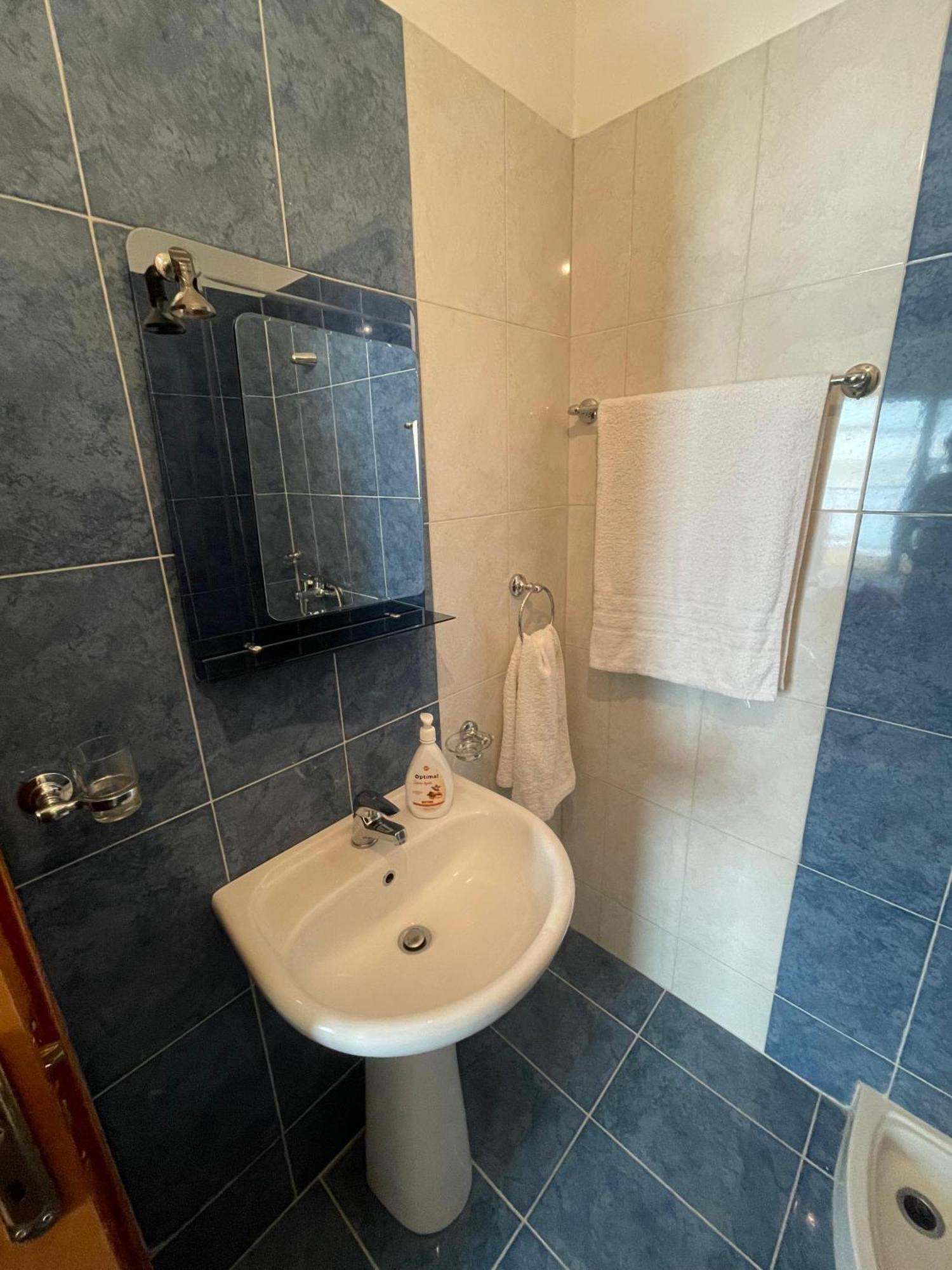 Lovely 3-Bedroom Apartment Rei Saranda Kültér fotó
